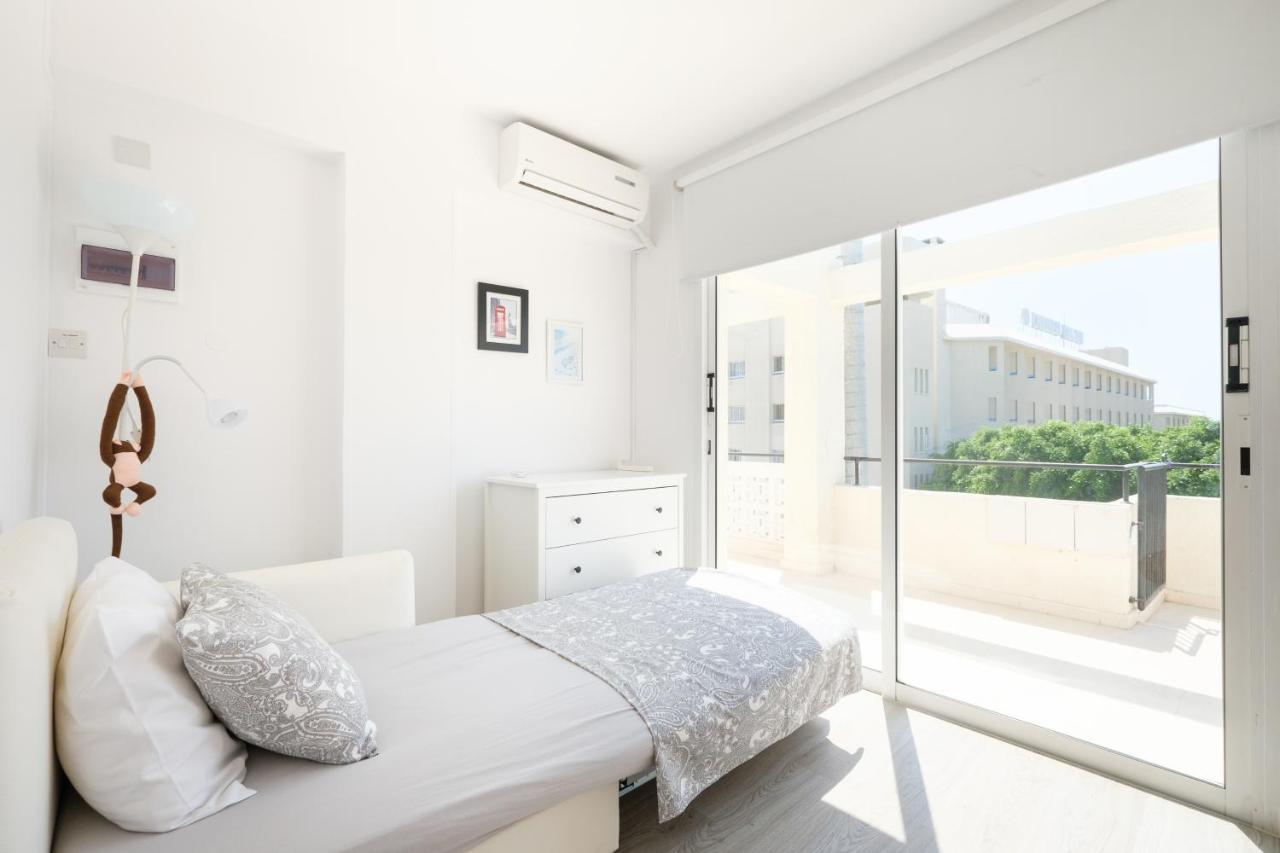 Seaview 3 Bedroom Kings Road Penthouse Paphos Extérieur photo