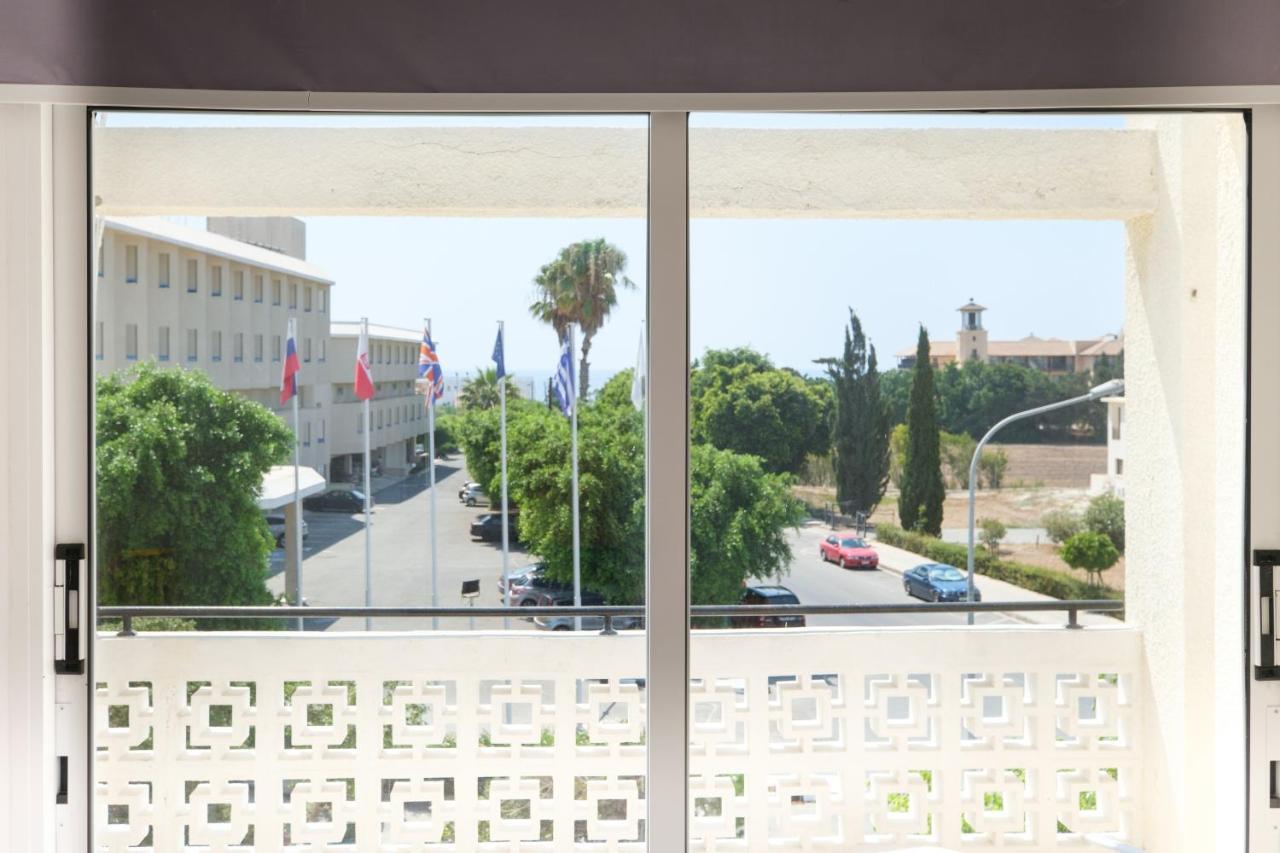 Seaview 3 Bedroom Kings Road Penthouse Paphos Extérieur photo