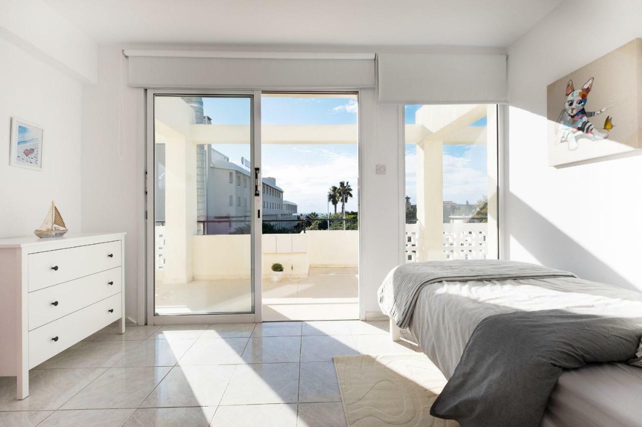 Seaview 3 Bedroom Kings Road Penthouse Paphos Extérieur photo