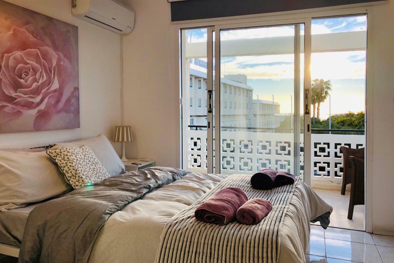 Seaview 3 Bedroom Kings Road Penthouse Paphos Extérieur photo